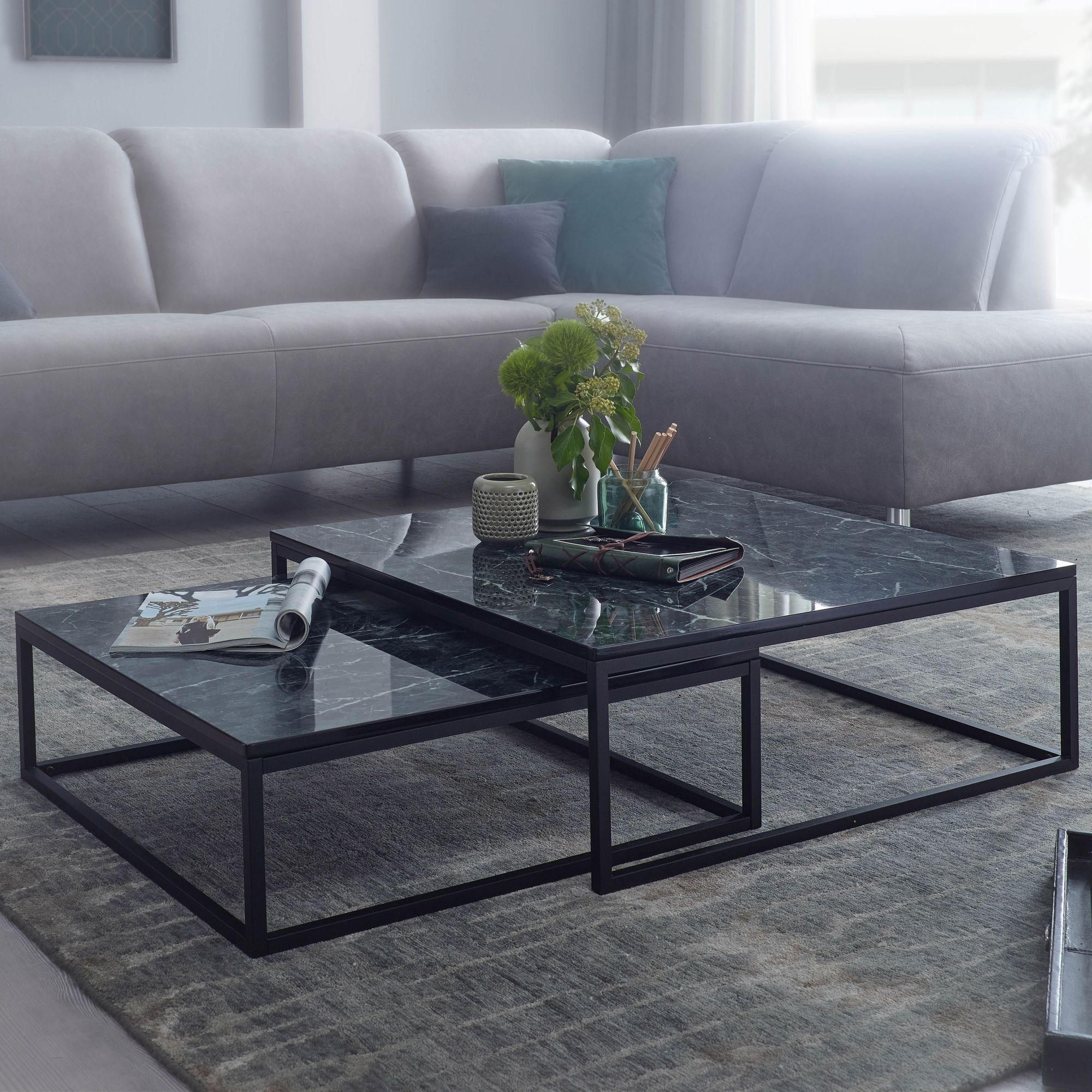 2er Set quadratische Couchtische 75x27 cm & 65x22 cm | Schwarze Hochglanz Marmor-Optik | Schwarze matte Metallgestelle